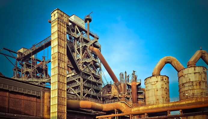 Как в Украине проходит процесс переезда предприятий во время войны: все, что нужно знать