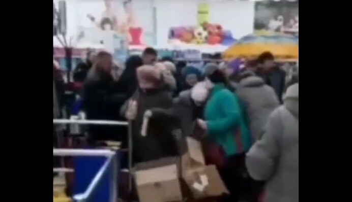 В бой идут не только старики: появилось видео 