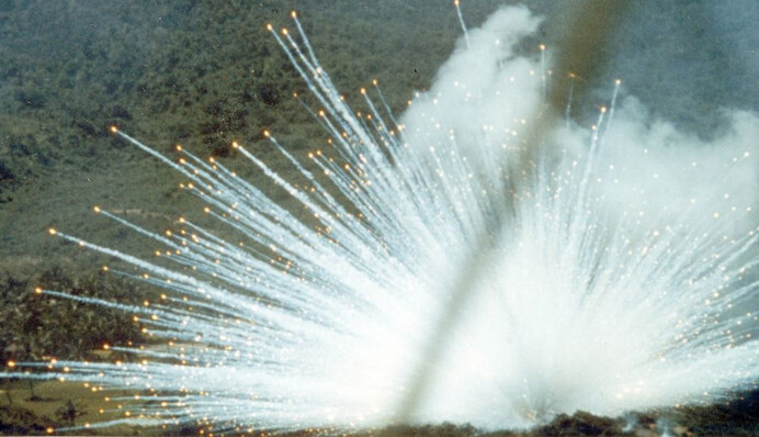 Что делать при фосфорных бомбардировках: врач рассказал о первой помощи