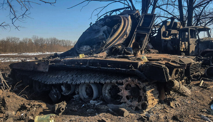 Джонсон закликав НАТО дати Україні летальну зброю: треба зупинити танки Путіна