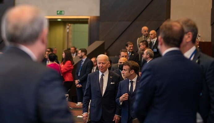 Макрон відреагував на те, що Байден назвав Путіна 