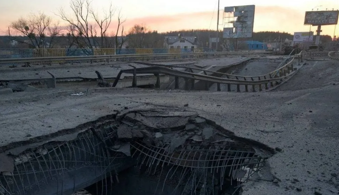 Звільнення Бучі триває, людей поки що просять не повертатися додому