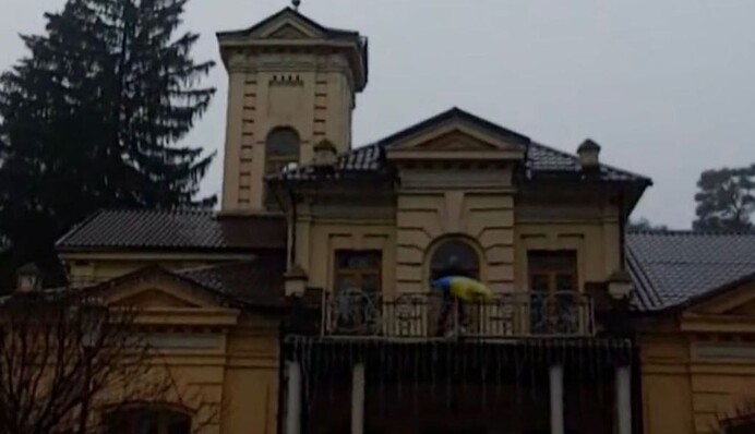 ​Украинские военные заняли Ворзель под Киевом