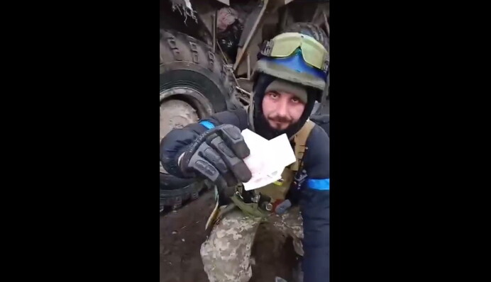 ЗСУ захопили БТР окупантів: був забитий іграшками, сковородами та купоно-карбованцями, відео