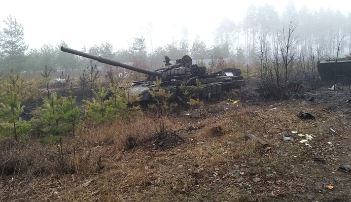 Злагоджено спрацювали: два танки ЗСУ спалили колону окупантів