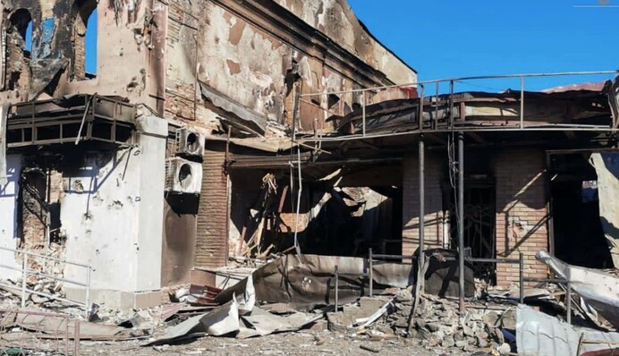 В Ізюмі окупанти знищили більшість житлових будинків: фото