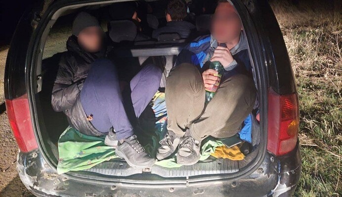 ​  Їхали до 