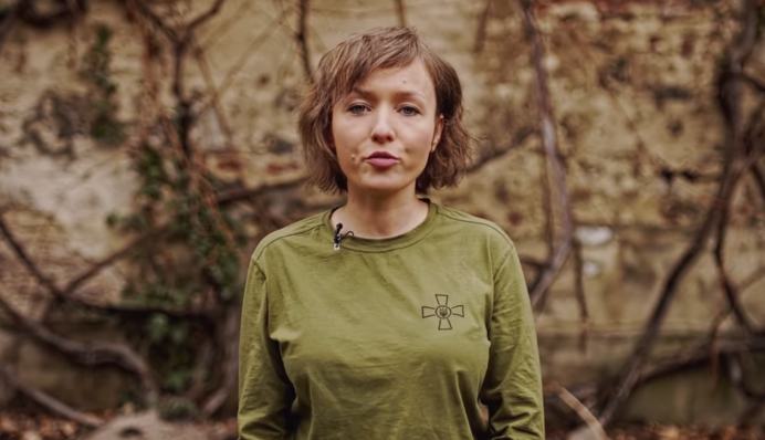 Ты сдохнешь, су*а: Анастасия Дмитрук написала стих-обращение к российскому оккупанту