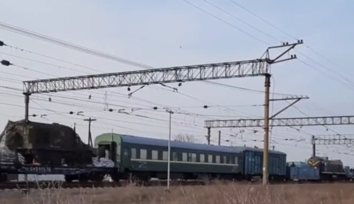 ​Російські нацисти стягують у Мелітополь військову техніку: відео