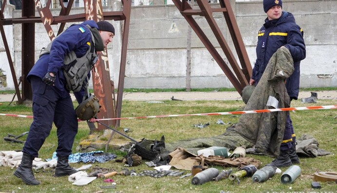 Спасатели проводят масштабную операцию по разминированию Бучи: эксклюзивные фото