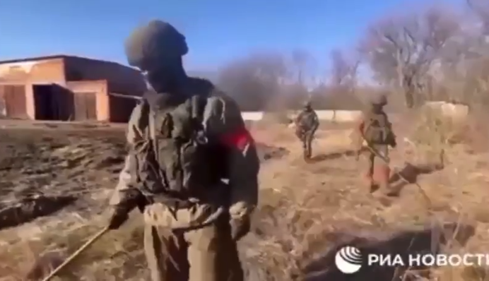 Україна воює з ідіотами: пропаганда Кремля осоромилася з відеосюжетом про саперів