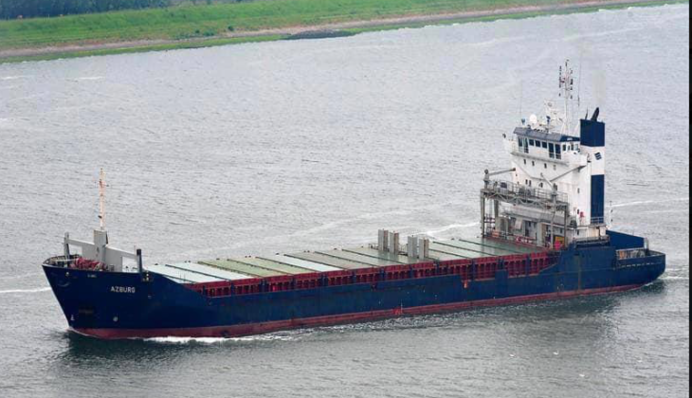 Рашисты обстреляли в порту Мариуполя иностранное судно: есть раненные