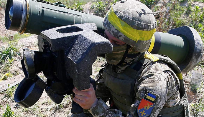 Цинічна математика війни: як реально союзники допомагають Україні зброєю