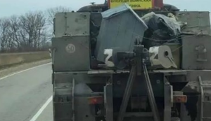 Будут в них жить? Оккупанты вывозили из Украины даже собачьи будки: фотофакт