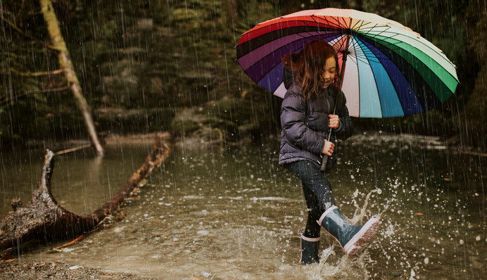 Україну на початку тижня заливатиме дощами: де опадів буде найбільше