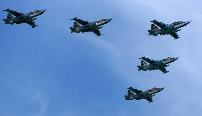 Путін стягує бойову авіацію до кордону з Україною: фото з супутника