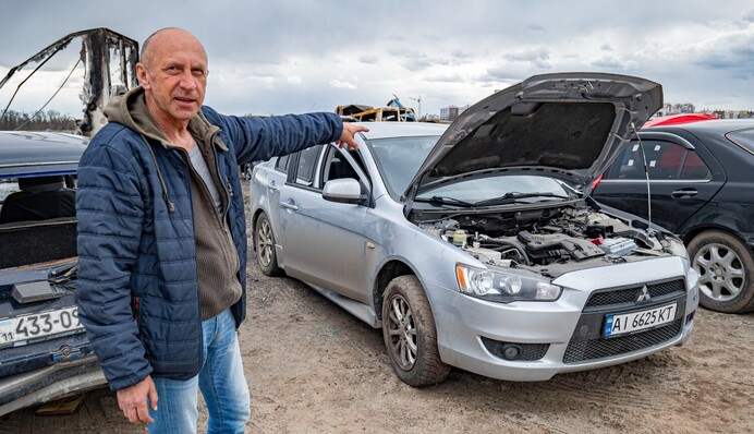 В Буче появилось кладбище расстрелянных авто: фото и видео