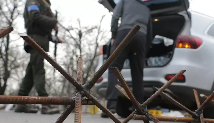 Поради водіям у воєнний час: що треба і не варто брати в авто