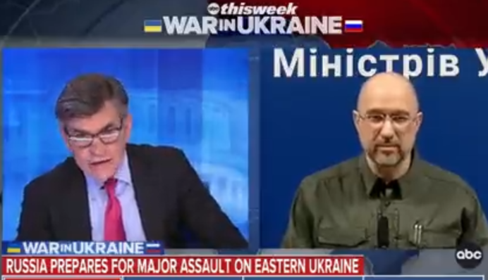 Оточений, але не зламаний: Шмигаль розповів про ситуацію в Маріуполі