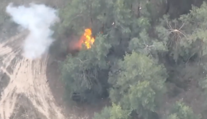 Хорошо горят: ВСУ показали видео новых ударов по вражеской технике