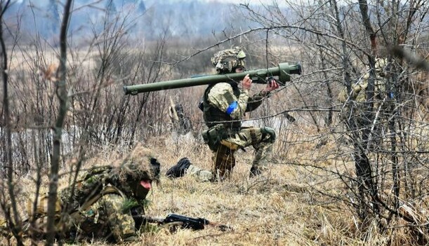 ЗСУ відбили атаки, але ситуація важка: що відомо про ситуацію на Донбасі