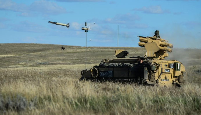 Украина получит британские "суперустановки" Stormer - путинскую авиацию ждет "ад": фото и видео