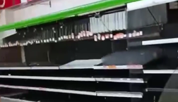 Остались уксус и чай: в сети показали видео из супермаркета временно оккупированного Херсона