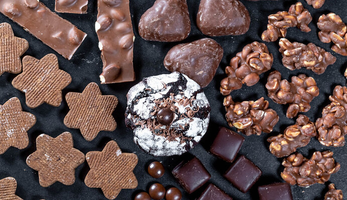 Расшатывают эмоциональное состояние: врач назвала продукты, которые усиливают тревогу