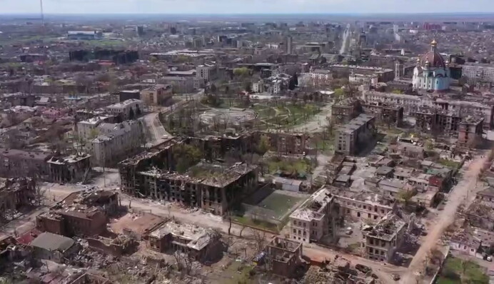 Як із фільму жахів: у мережі показали кадри Маріуполя з висоти