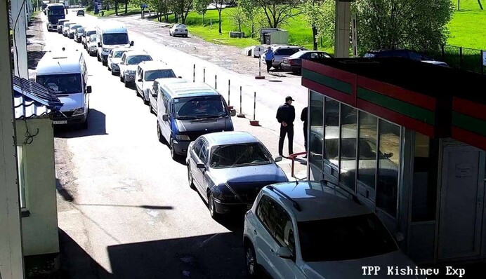 Після вибухів жителі Придністров'я біжать у бік Кишинева: фото та відео