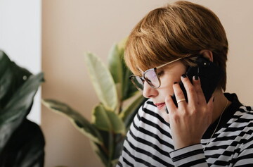 Помощь переселенцам и безработным: украинцам рассказали, куда и когда можно обратиться