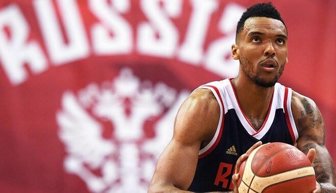 Відваліть від мене: зірковий баскетболіст жорстко 