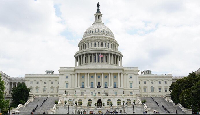В Конгрессе США проголосовали за ленд-лиз для Украины: что это значит