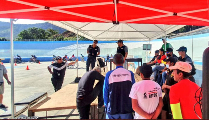 Юний велогонщик на смерть збив суддю під час заїзду: страшні кадри