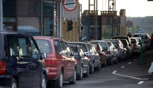 Черги на польському кордоні: як виникла проблема із ввезенням авто