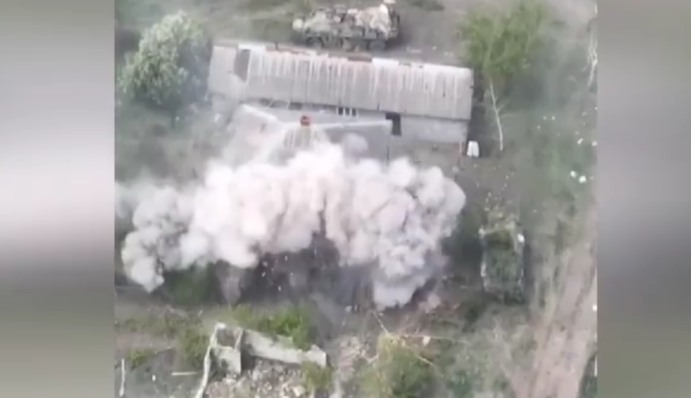 ЗСУ вдарили по штабу російської десантури та знищили бронетехніку: відео