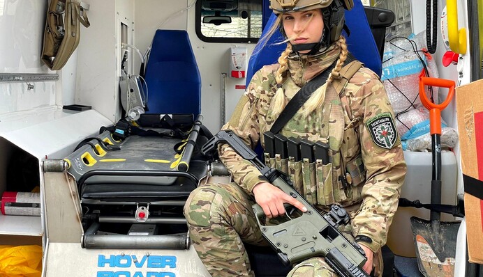 Ми збудуємо державу, за яку буде не соромно: історія відважної дівчини, що рятує життя на фронті