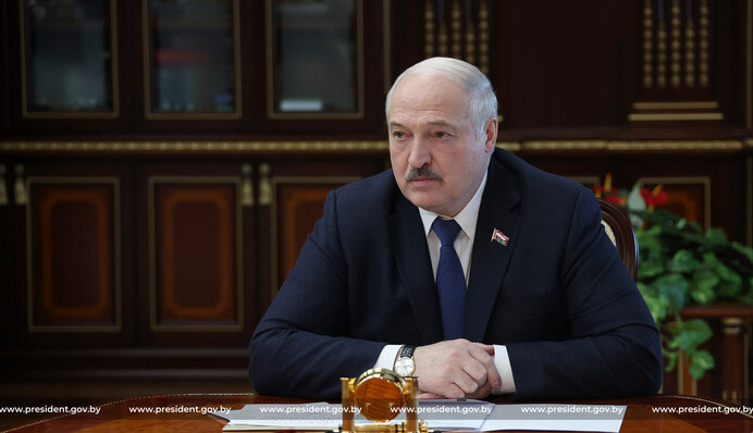 Игра или попытка уберечься: белорусский деятель объяснил громкое заявление Лукашенко о 