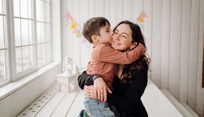 Дякуємо за любов та ласку! Найкращі листівки до Дня матері