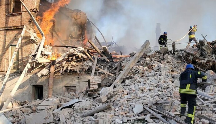 Російські нацисти скинули бомбу на школу під Лисичанськом: з 90 чоловік врятували 30