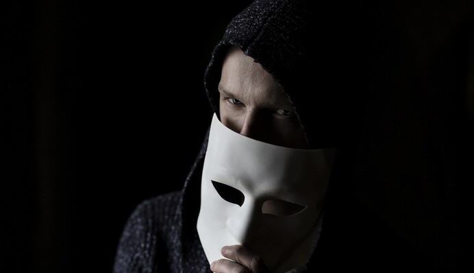 Як шахраї заробляють на охочих втекти від мобілізації: чотири головні схеми