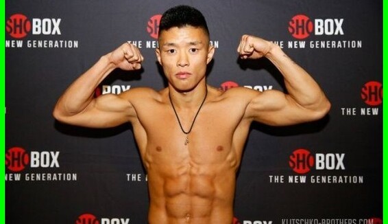 Украинский боксер эффектно нокаутировал соперника в Германии: видео