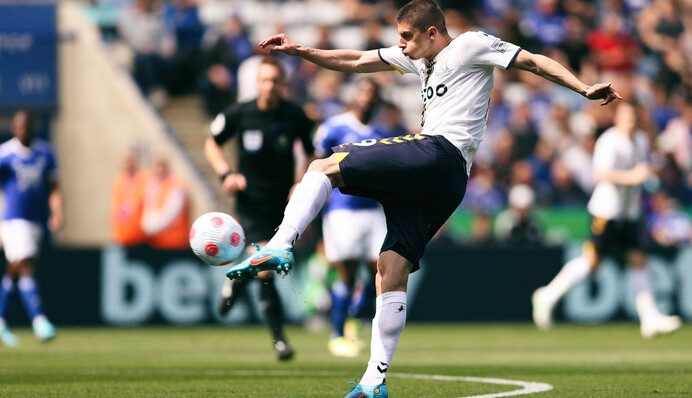 Игрок сборной Украины забил гол-шедевр в чемпионате Англии: видео