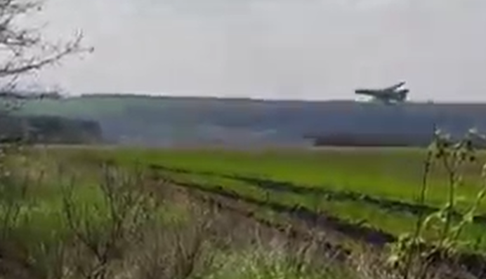 Украинские авиаторы оттачивают мастерство на оккупантах: видео с Донбасса