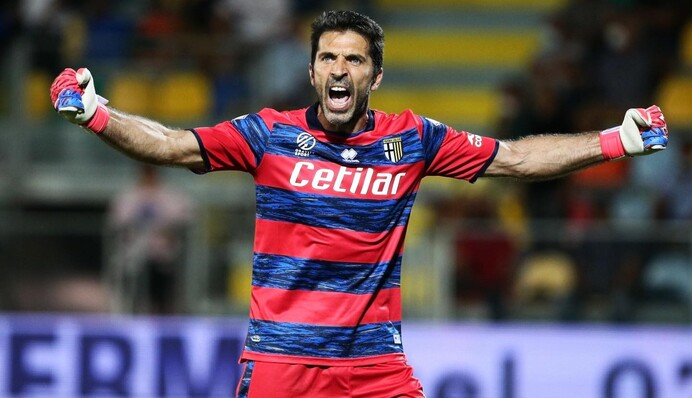 Легендарний футболіст приголомшив зробленою заявою