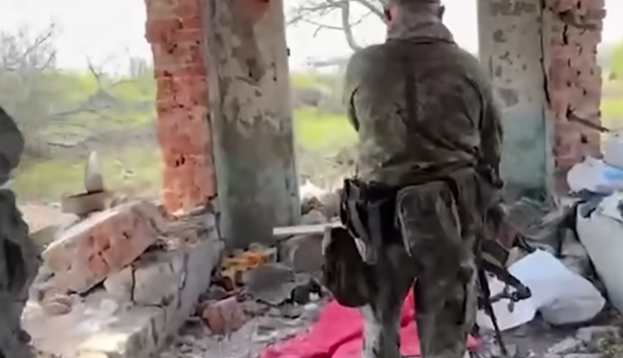 Под Харьковом ВСУ разгромили опорный пункт россиян: 21 оккупант сдался в плен, видео