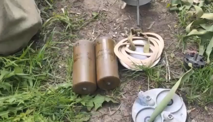 В освобожденном селе под Харьковом при взрыве погибли женщины: фото и видео