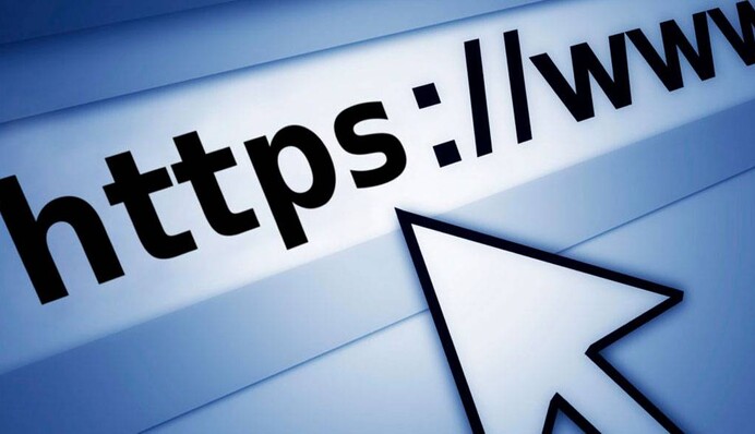 Виплати пенсій під час війни: які послуги доступні українцям в Інтернеті