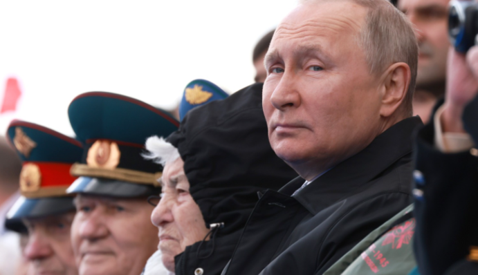 Топ-чиновники России идут в отставку из-за Путина