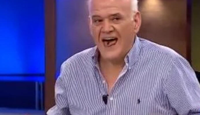 Що за дикунство? Турецький коментатор приголомшив вчинком: відео